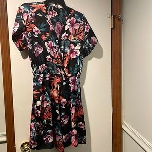 Floral knee length short sleeve dress